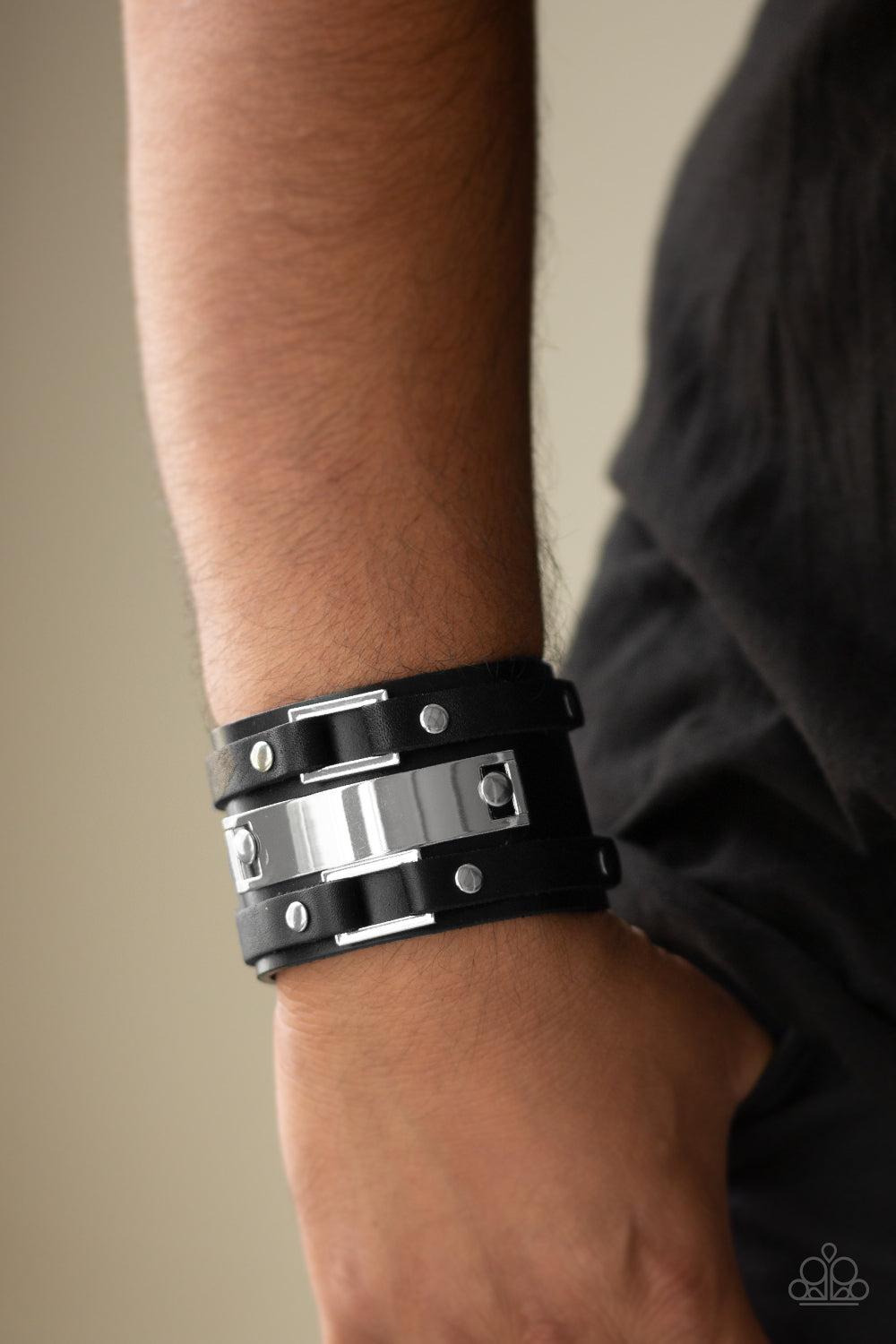 Paparazzi Accessories`Be The CHAINge - Silver