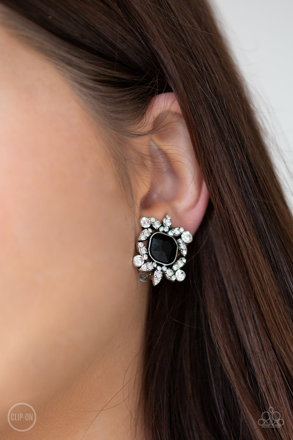 Paparazzi Accessories First-Rate Famous - Black