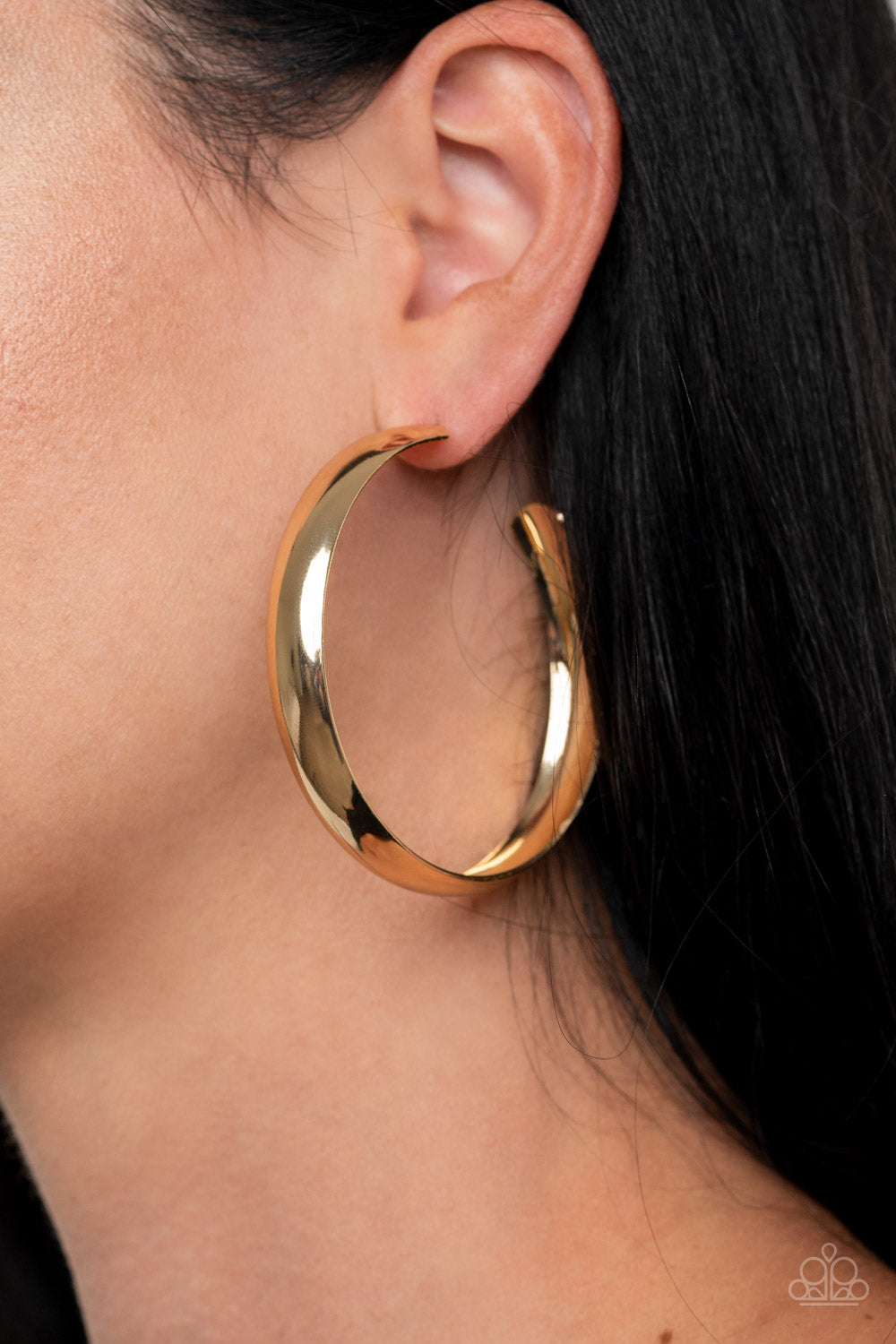 Kick Em To The CURVE - Gold Paparazzi Accessories