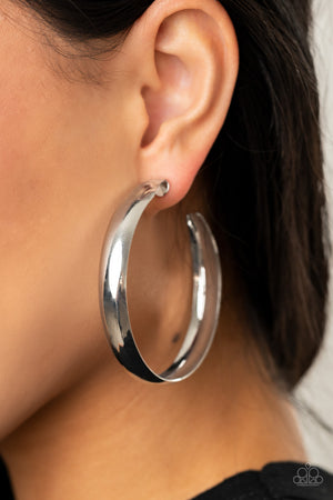 Kick Em To The CURVE - Silver Paparazzi Accessories