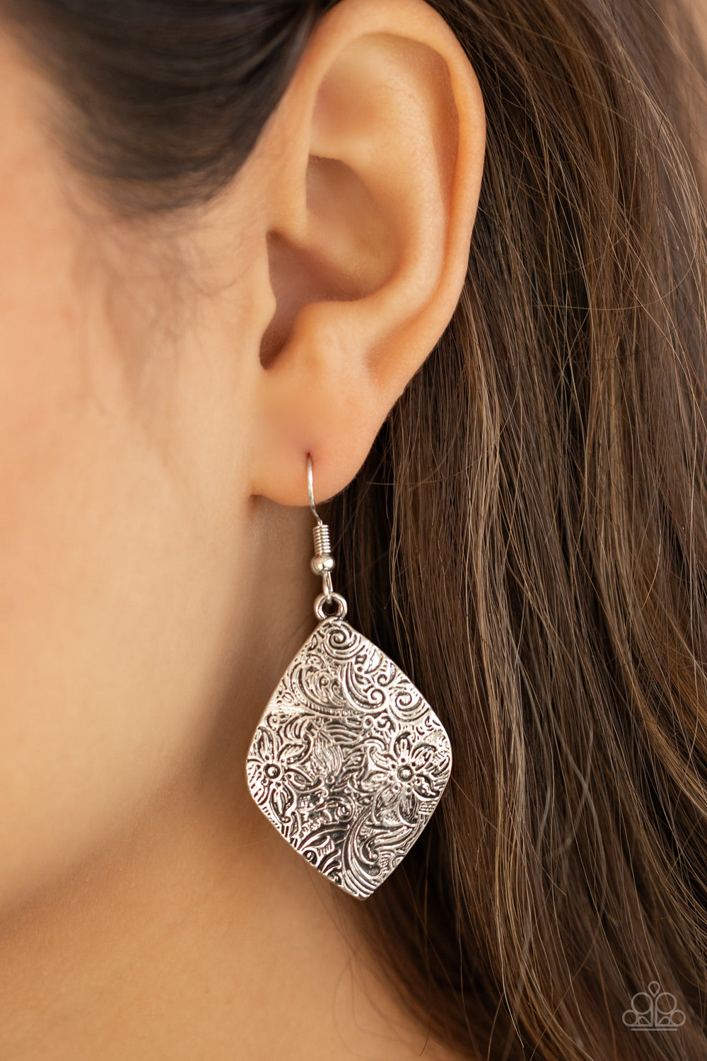 Flauntable Florals - Silver Paparazzi Accessories