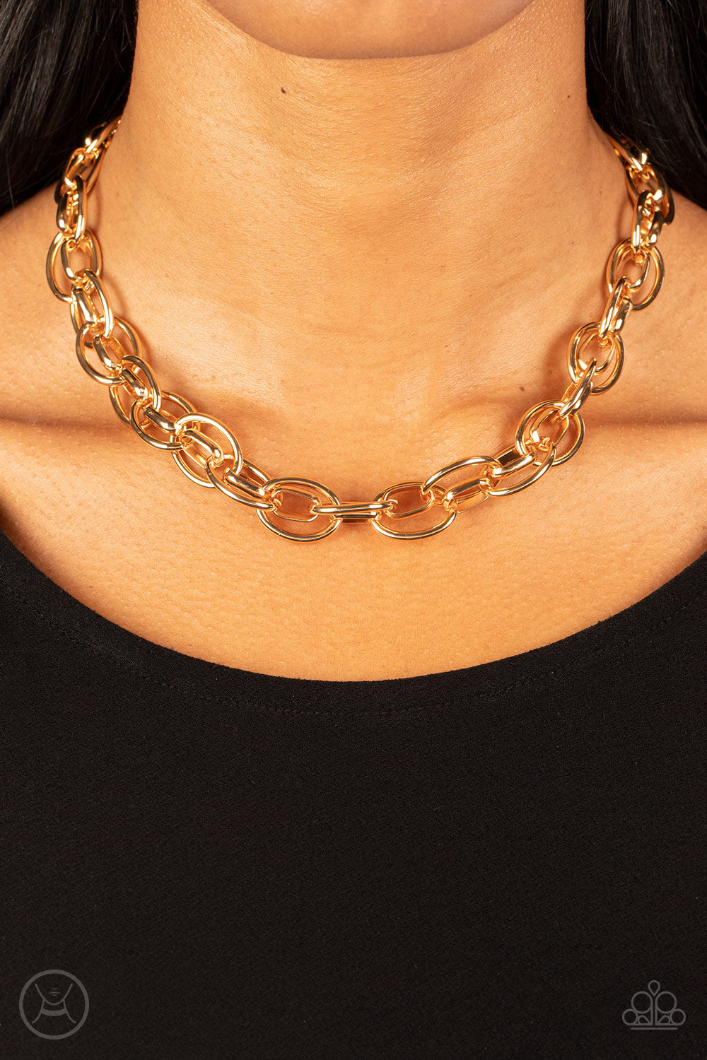 Paparazzi Tough Crowd Gold Necklace