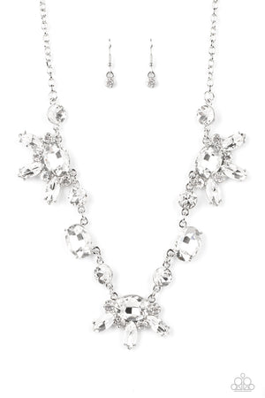 Paparazzi Accessories GLOW-trotting Twinkle - White