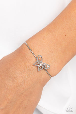 Paparazzi Accessories Wings of Wonder - Multi

I